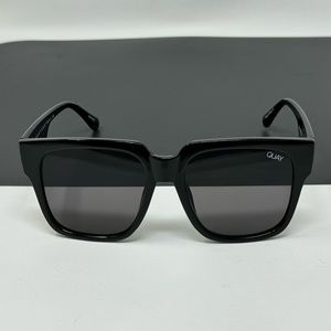 Quay Australia oversized Sunglasses “The Prowl “ scratches